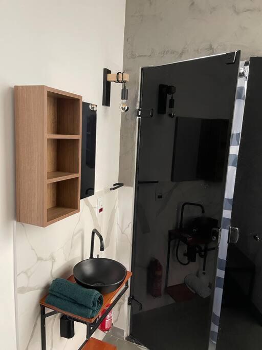 Modern In Perfect Location! Apartamento